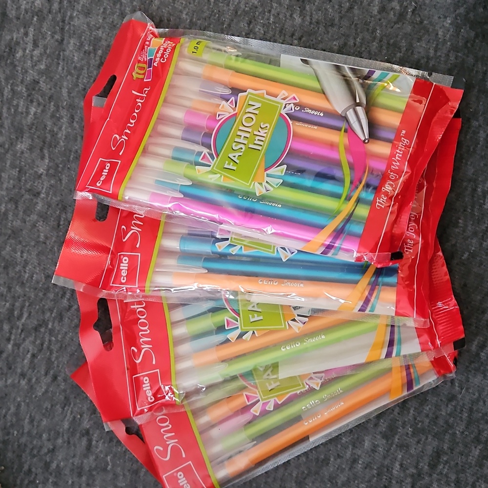SET OF 40 CELLO PENS
